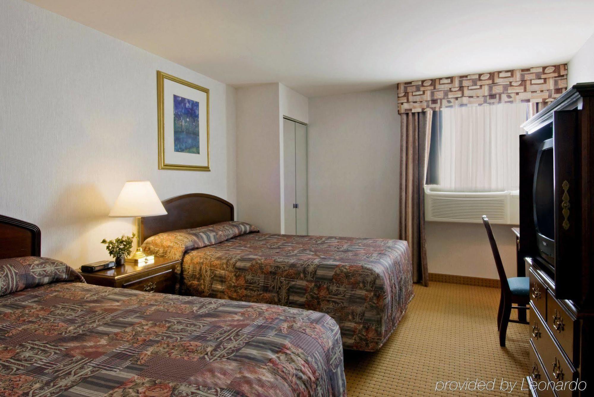 Holiday Inn Express & Suites Toronto Airport West, An Ihg Hotel Mississauga Eksteriør bilde