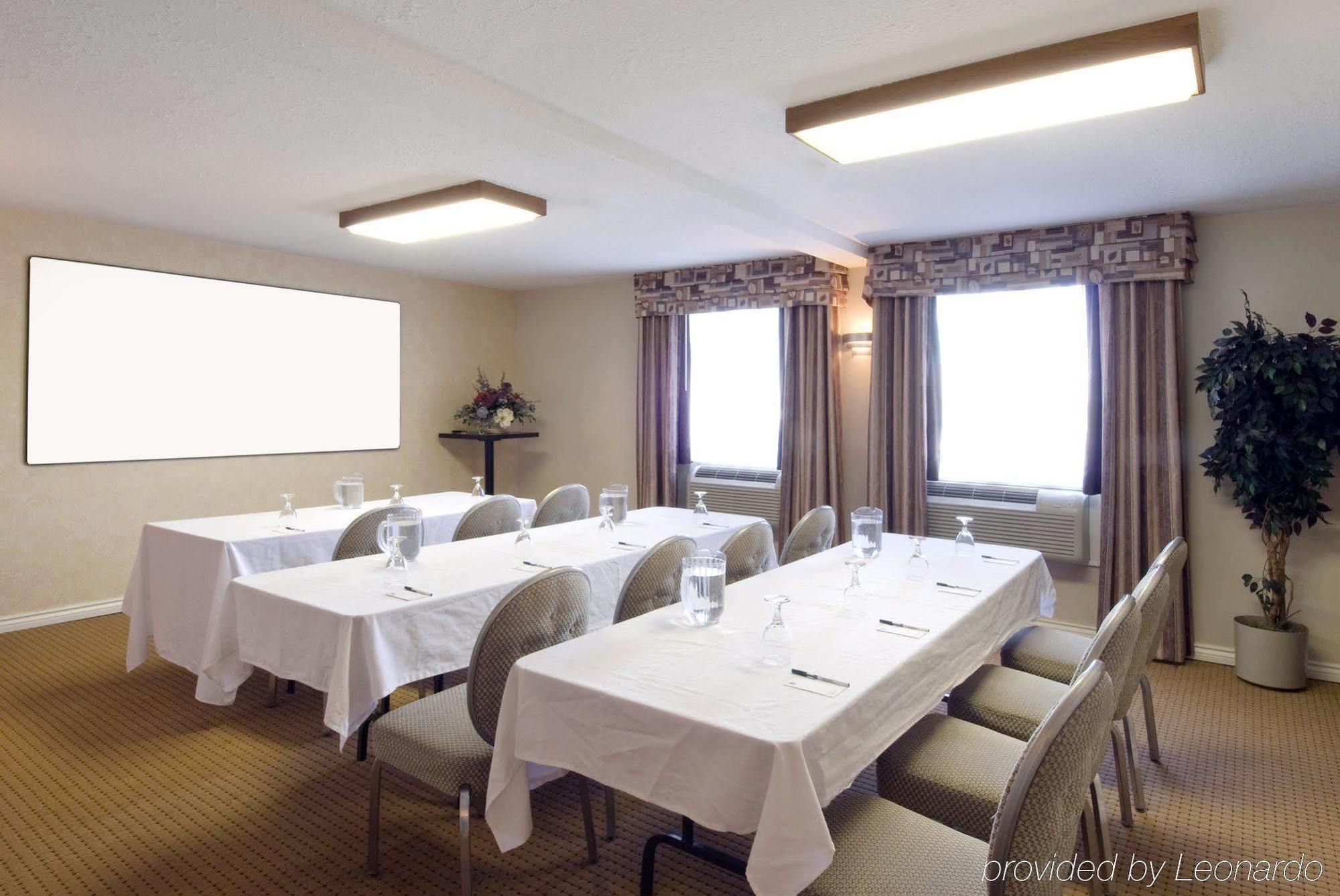 Holiday Inn Express & Suites Toronto Airport West By Ihg Mississauga Eksteriør bilde